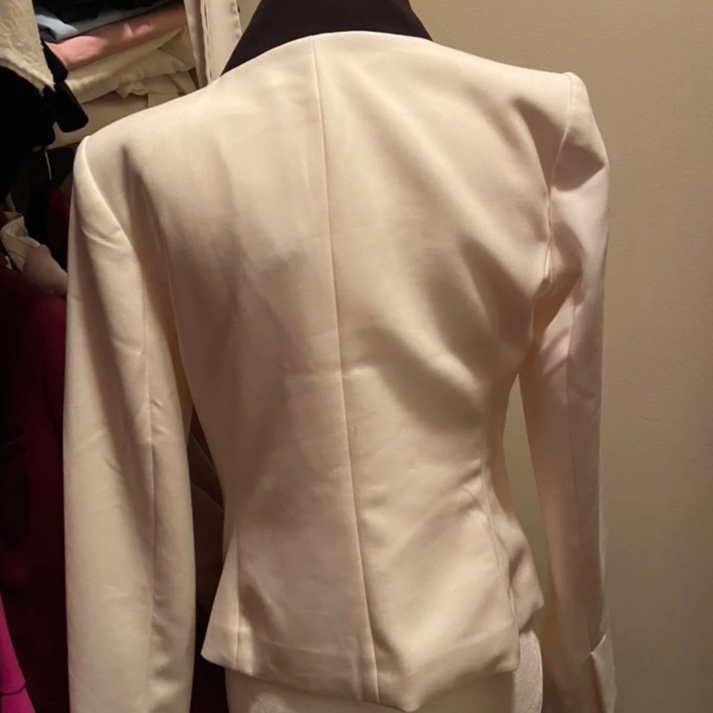 Blazer - Picture 2 of 2